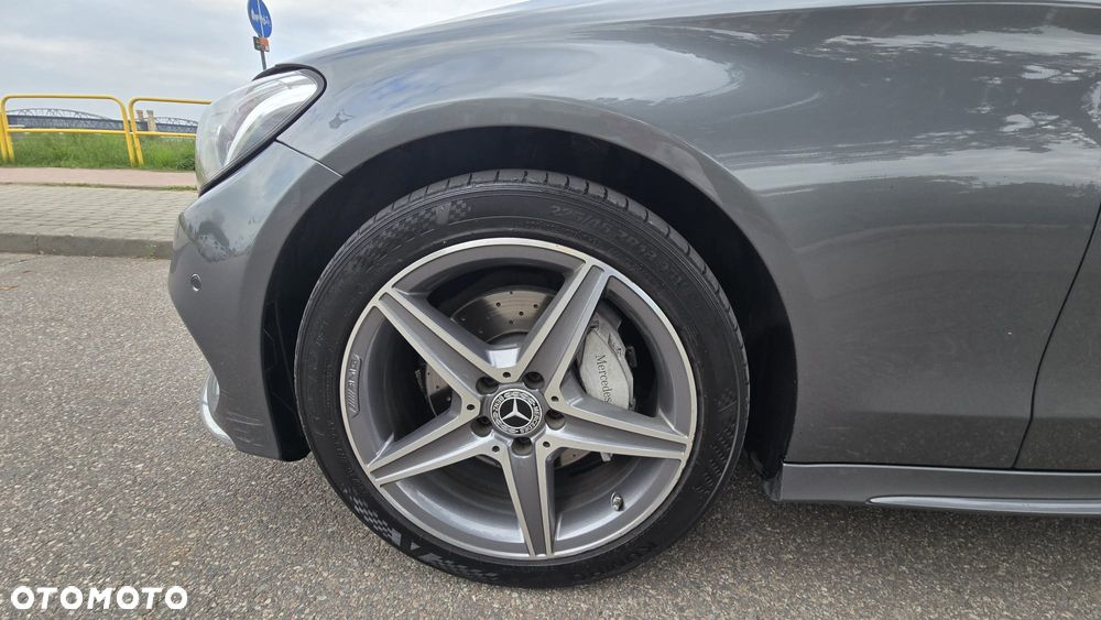 Mercedes-Benz Klasa C 200 4-Matic 9G-TRONIC - 11