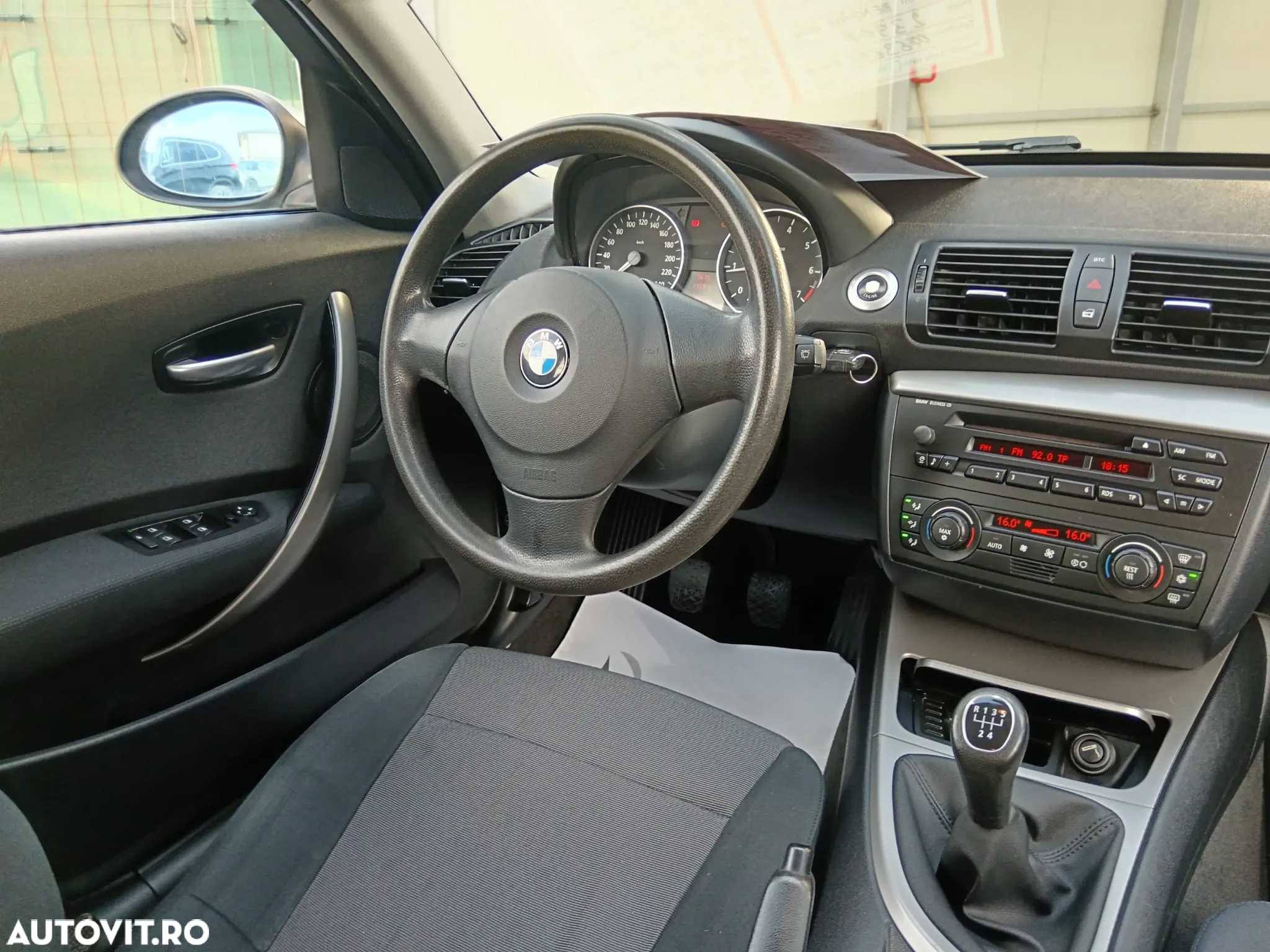 BMW Seria 1 116i - 5