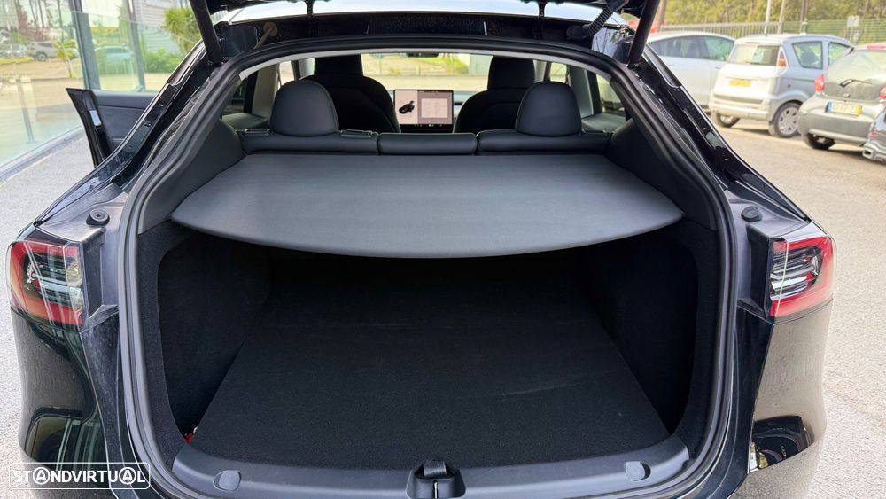 Tesla Model Y Performance Dual Motor AWD - 31