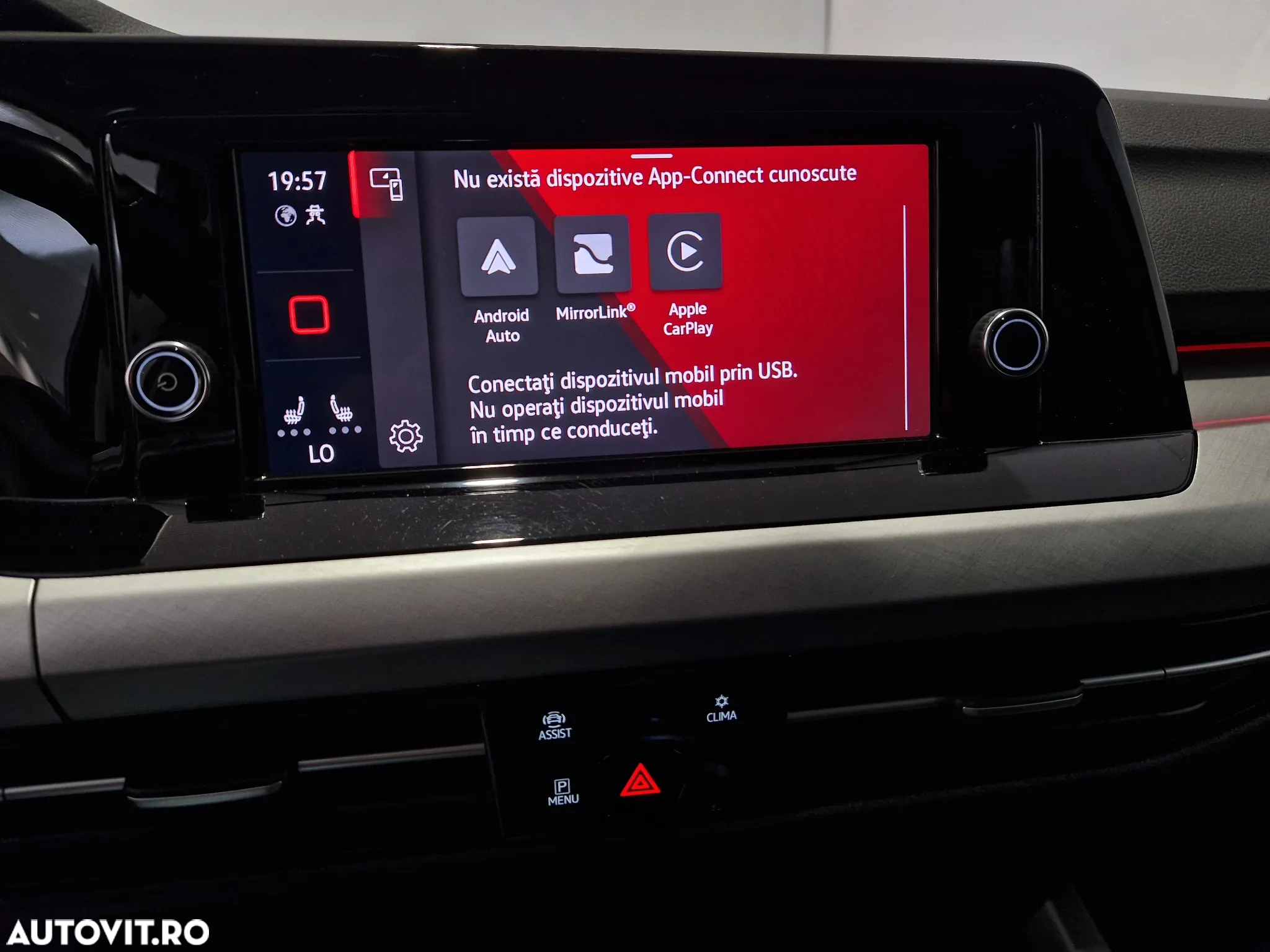 Volkswagen Golf 1.0 eTSI DSG MHEV Life - 20