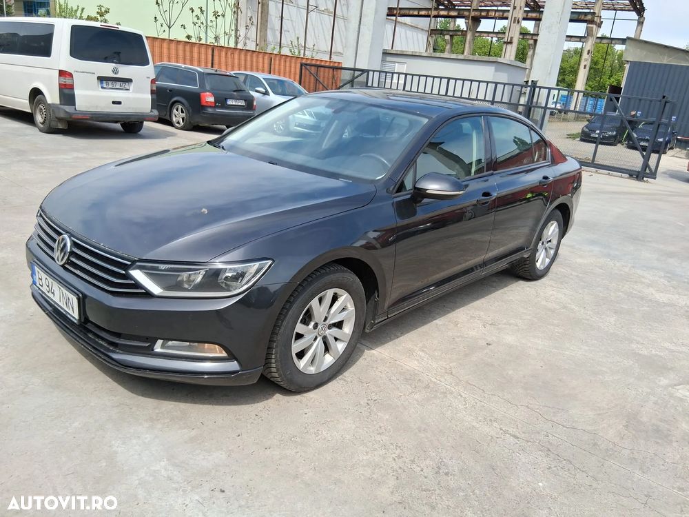 Volkswagen Passat 1.6 TDI Comfortline - 2