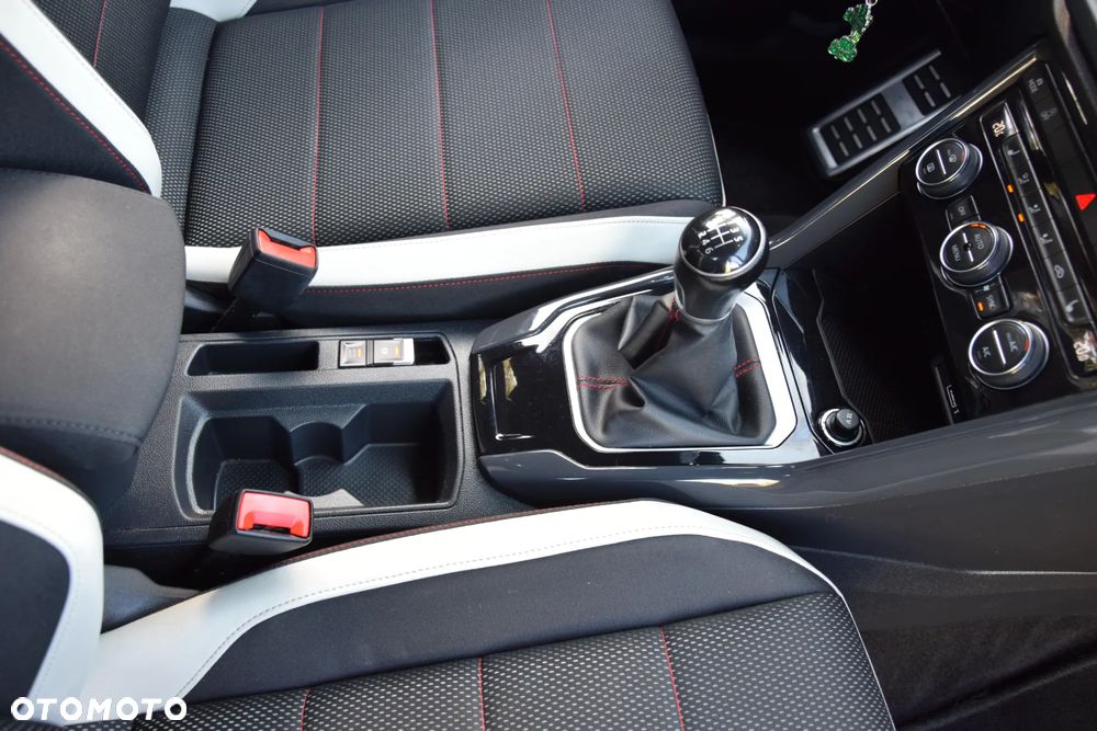 Volkswagen T-Roc 1.5 TSI ACT Premium - 26