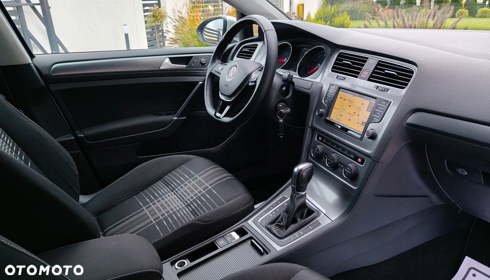 Volkswagen Golf 1.6 TDI BlueMotion Technology DSG Lounge - 27