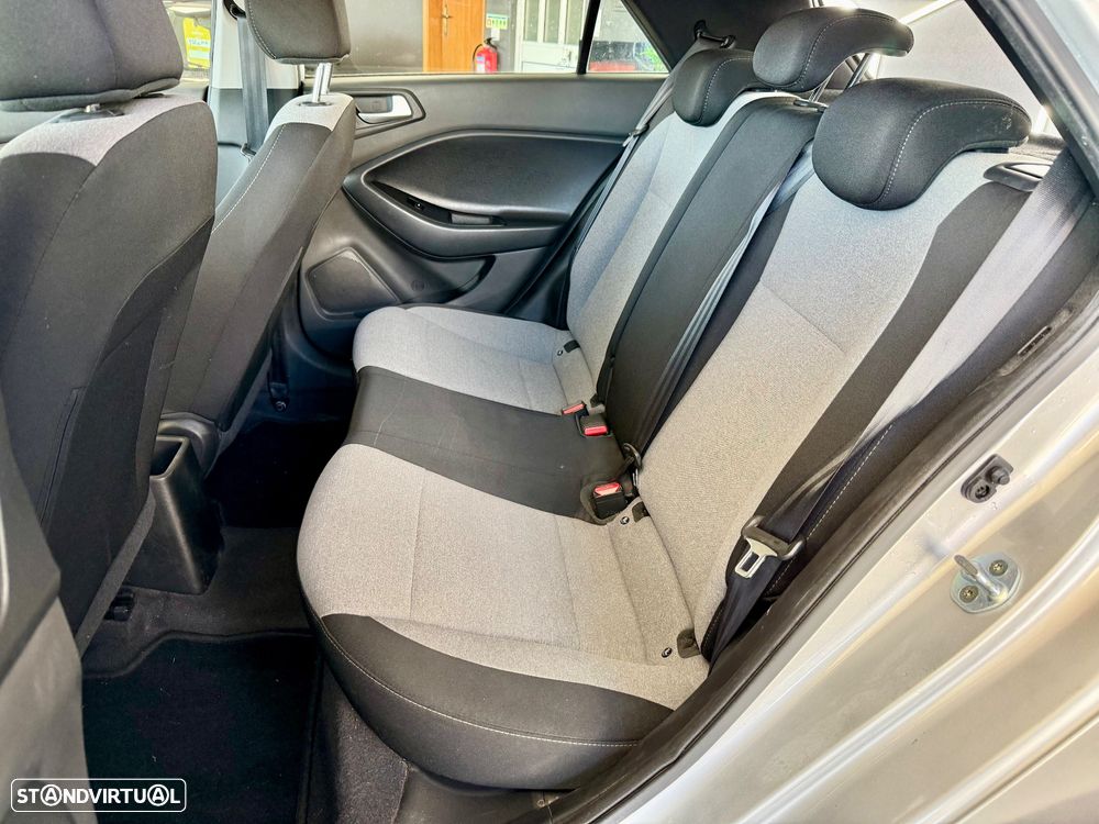 Hyundai i20 1.1 CRDi Style - 13