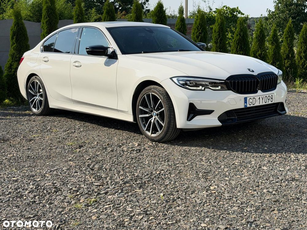 BMW Seria 3 330i Sport Line - 2