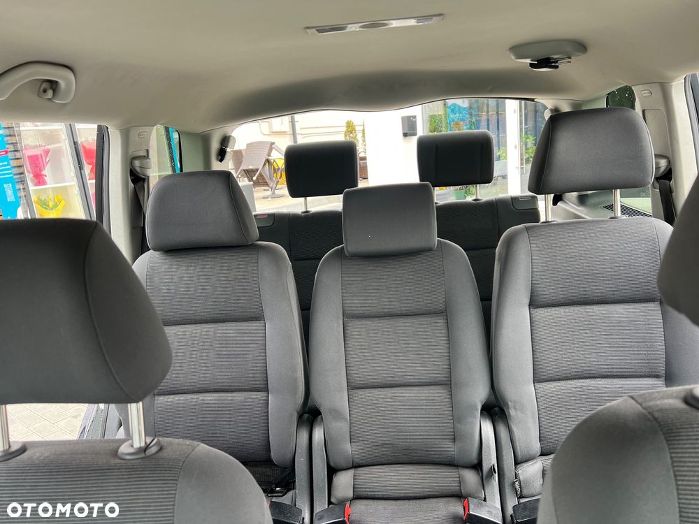 Volkswagen Touran 1.9 TDI Conceptline - 24