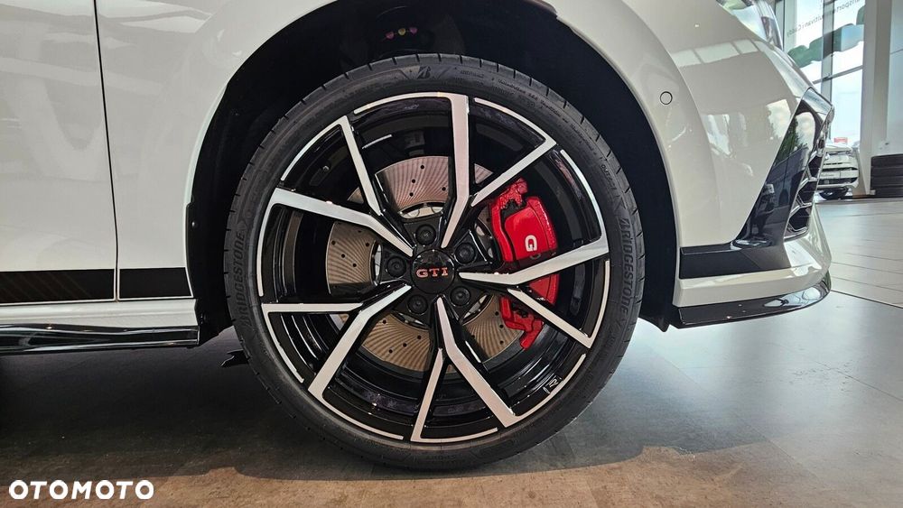 Volkswagen Golf - 18