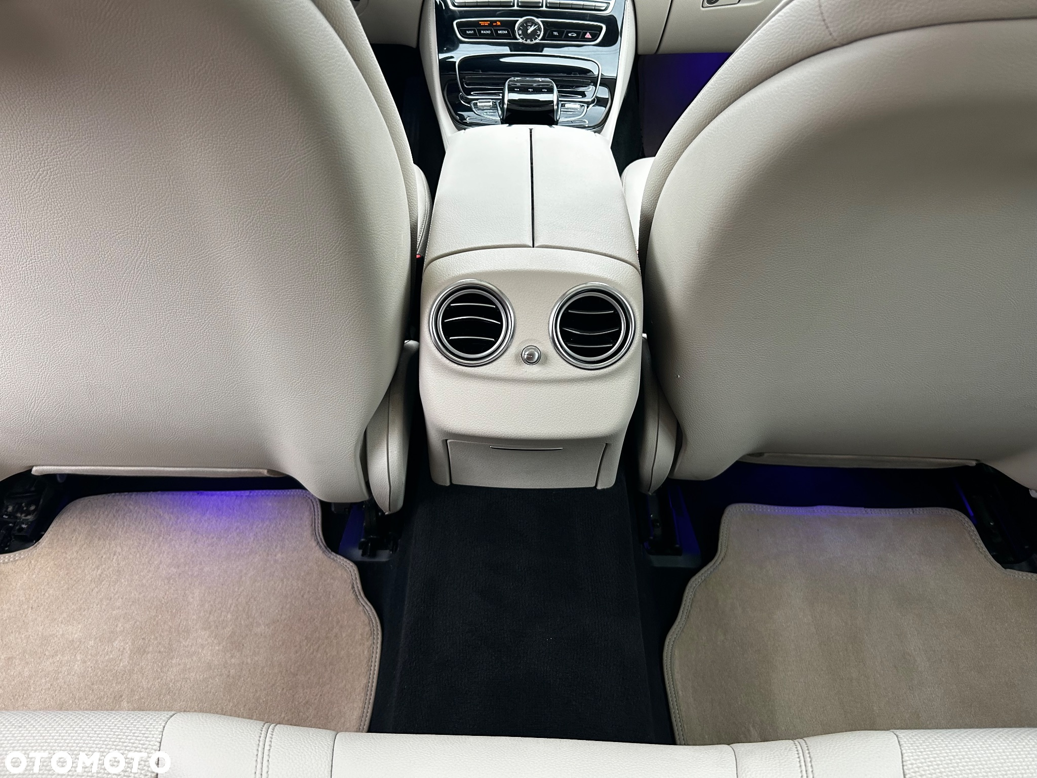 Mercedes-Benz Klasa E 220 d 4Matic 9G-TRONIC Avantgarde - 20