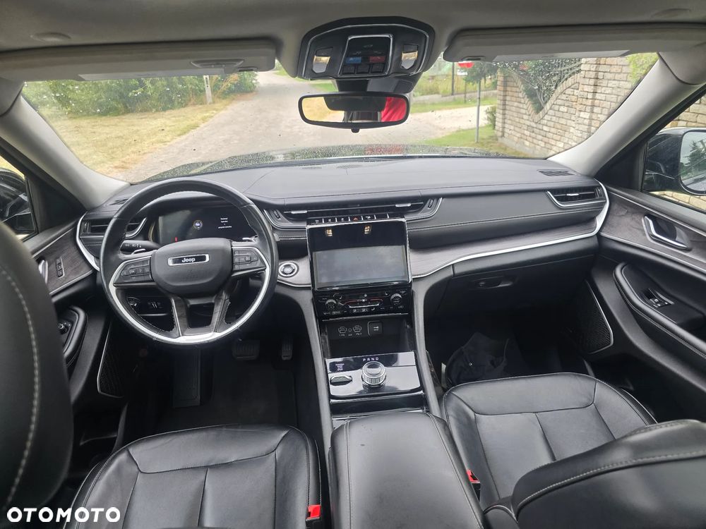 Jeep Grand Cherokee - 13