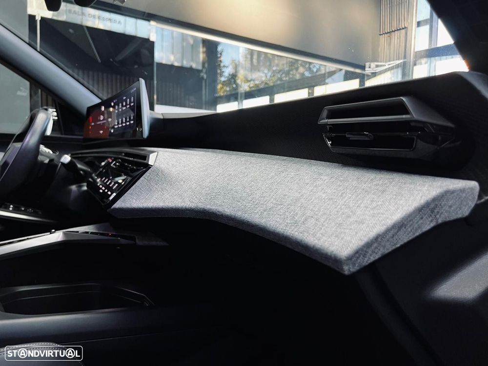 Peugeot 5008 1.2 Hybrid Allure e-DCS6 - 43