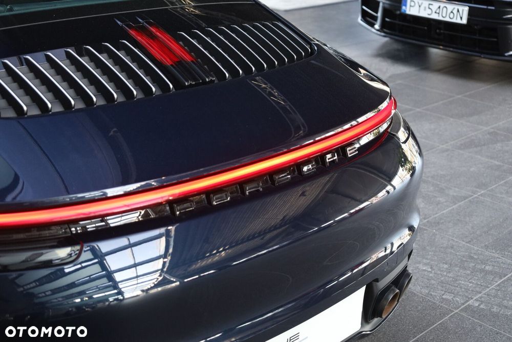 Porsche 911 Carrera 4S - 25