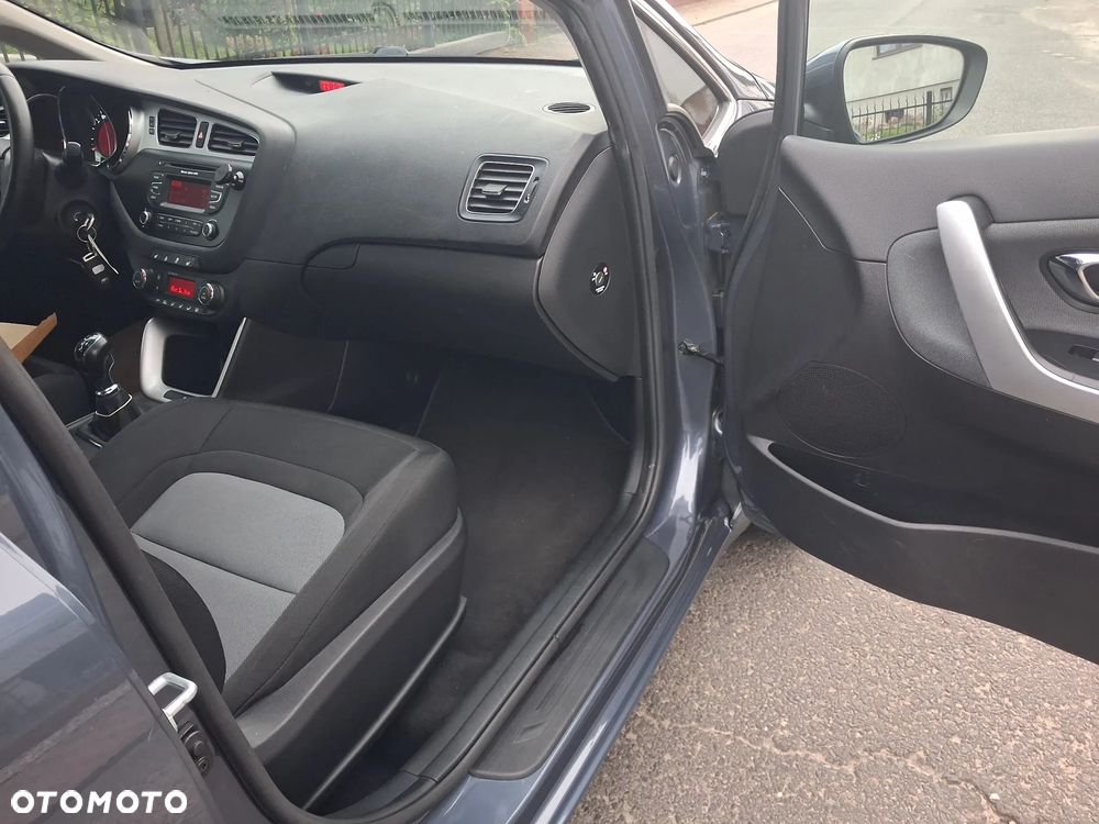 Kia Ceed 1.6 GDI Edition 7 - 12