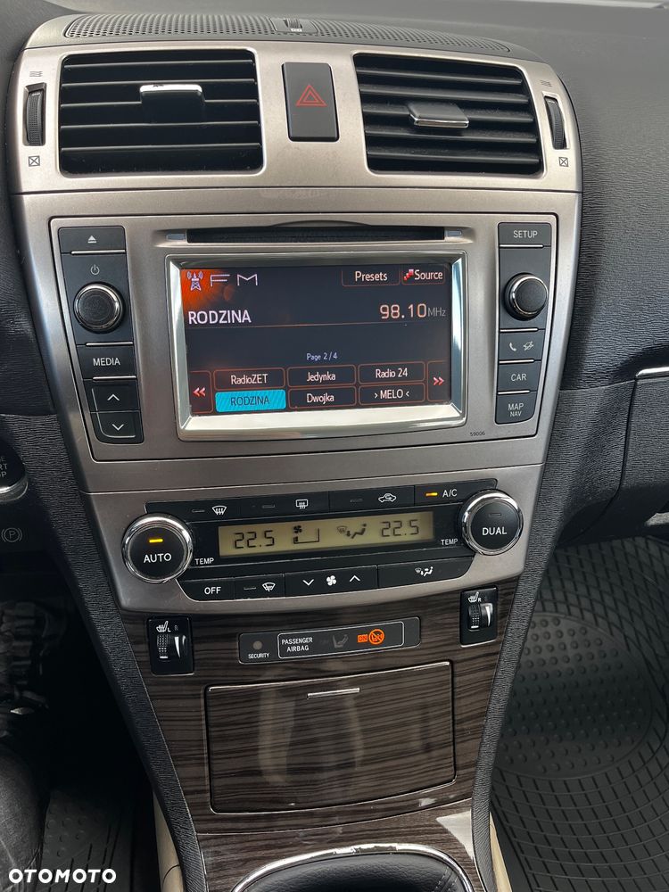 Toyota Avensis - 17