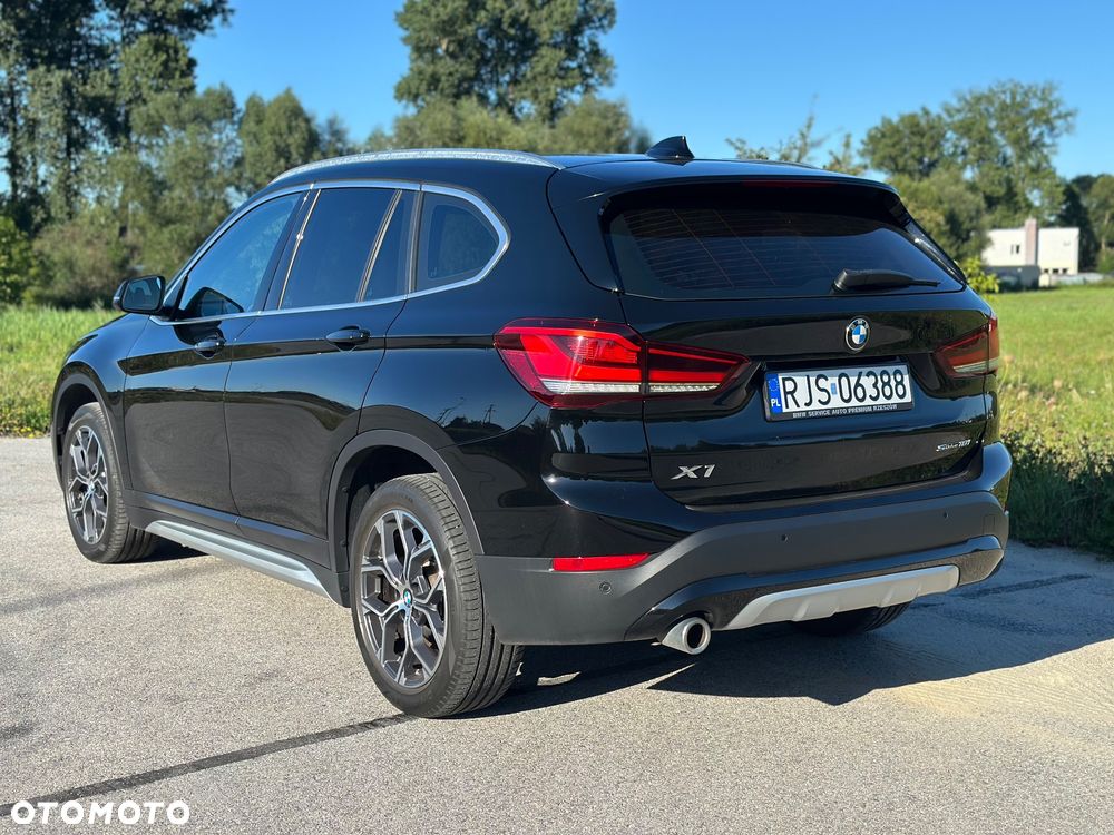 BMW X1 sDrive18i xLine - 8