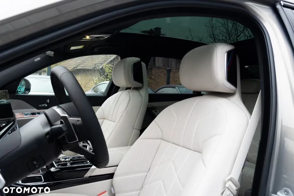 BMW Seria 7 - 23