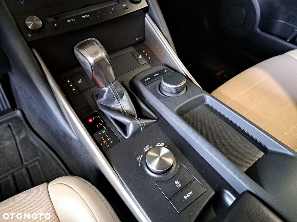 Lexus IS - 26
