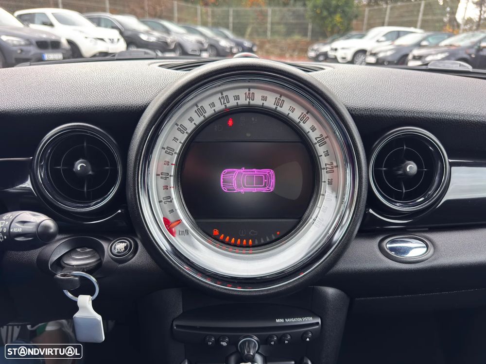 MINI 3 Portas Cooper SD - 21