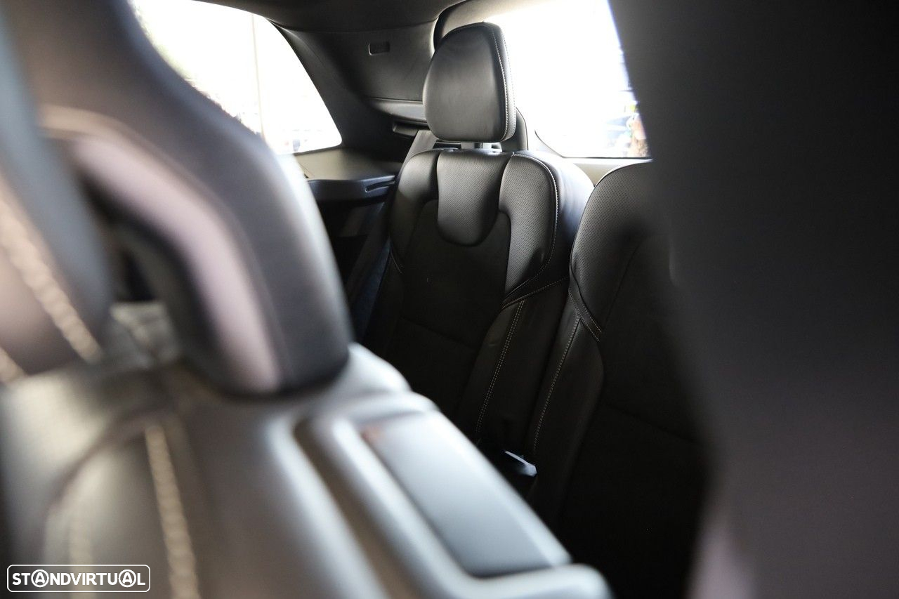 Volvo XC 90 2.0 D4 R-Design - 11