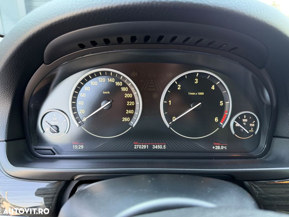 BMW Seria 5 530d xDrive - 11