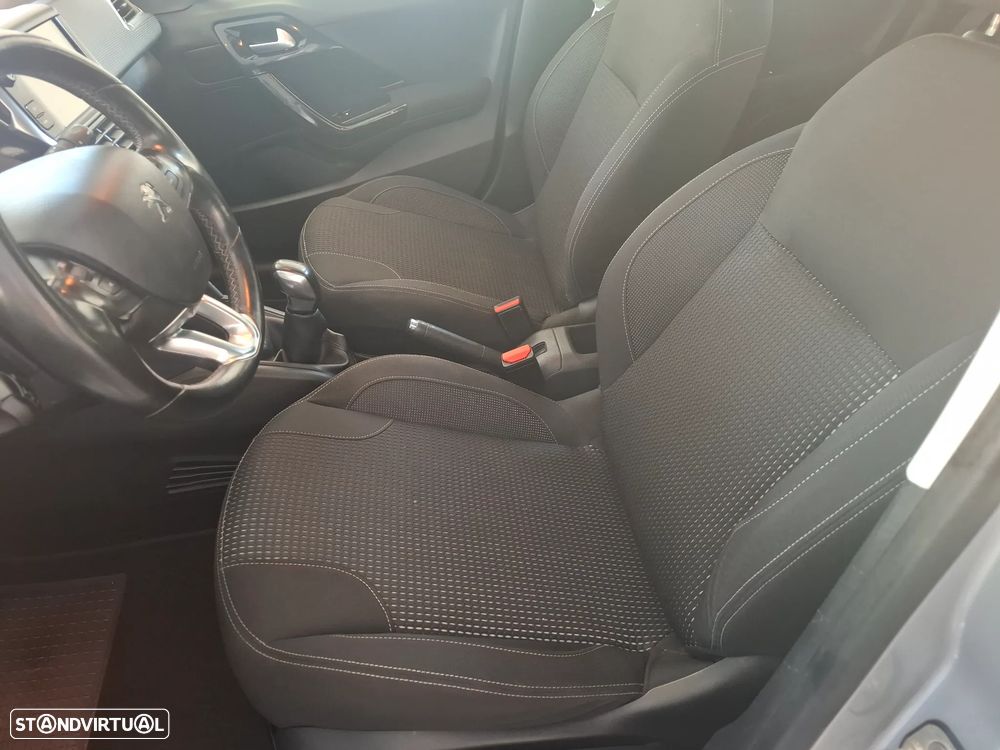 Peugeot 208 1.2 PureTech Allure - 10