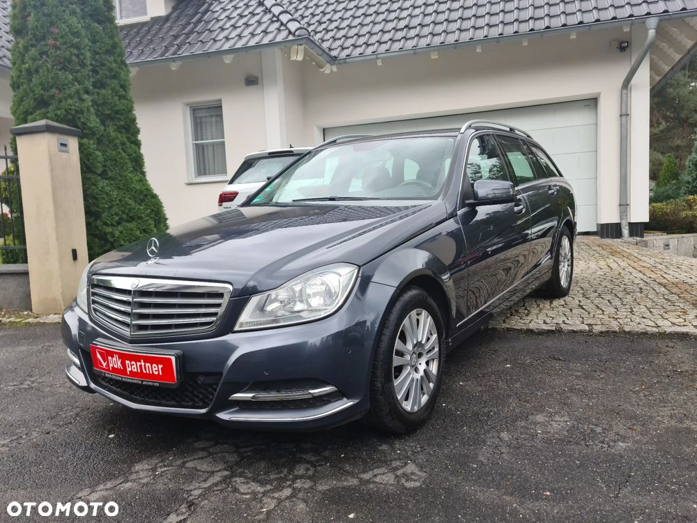 Mercedes-Benz Klasa C 180 CGI BlueEff Elegance - 17