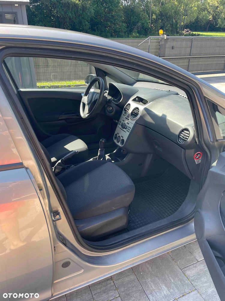 Opel Corsa 1.3 CDTI Essentia - 12