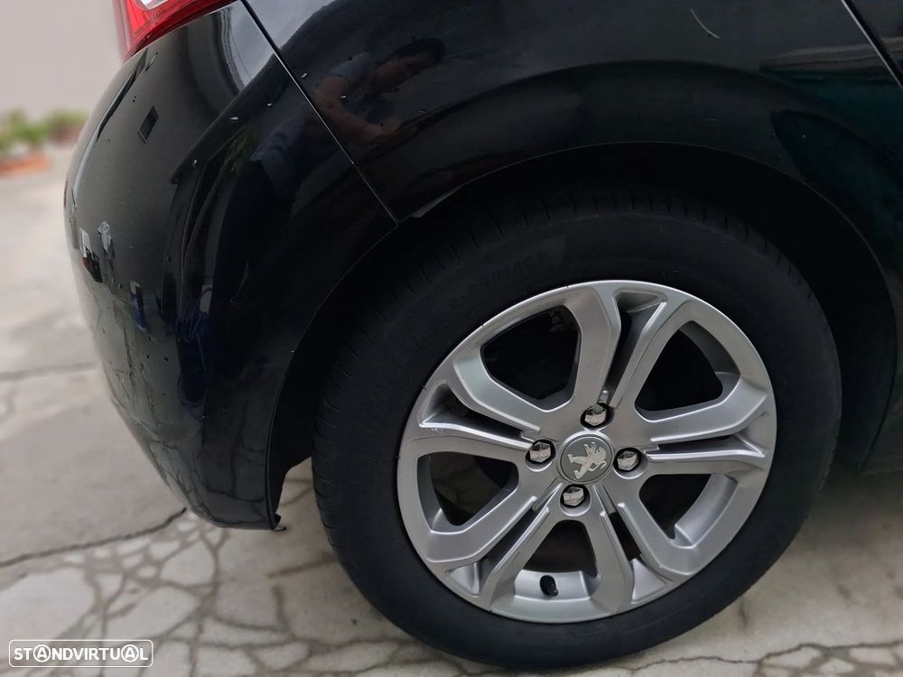 Peugeot 208 1.2 VTi SE Style - 12