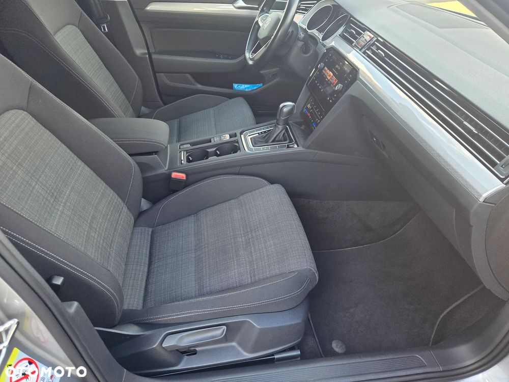 Volkswagen Passat 2.0 TDI SCR DSG Business - 11