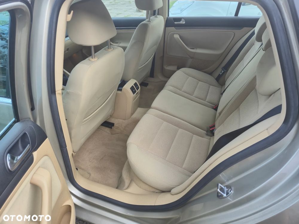 Volkswagen Golf V 1.6 Comfortline - 12