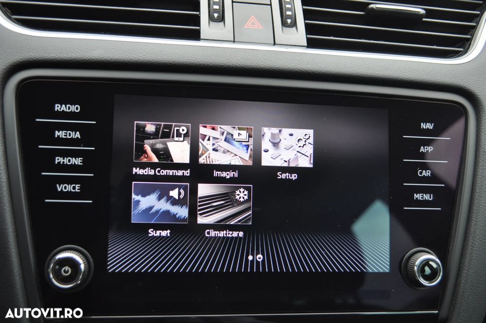 Skoda Octavia 2.0 TDI DSG Style - 33