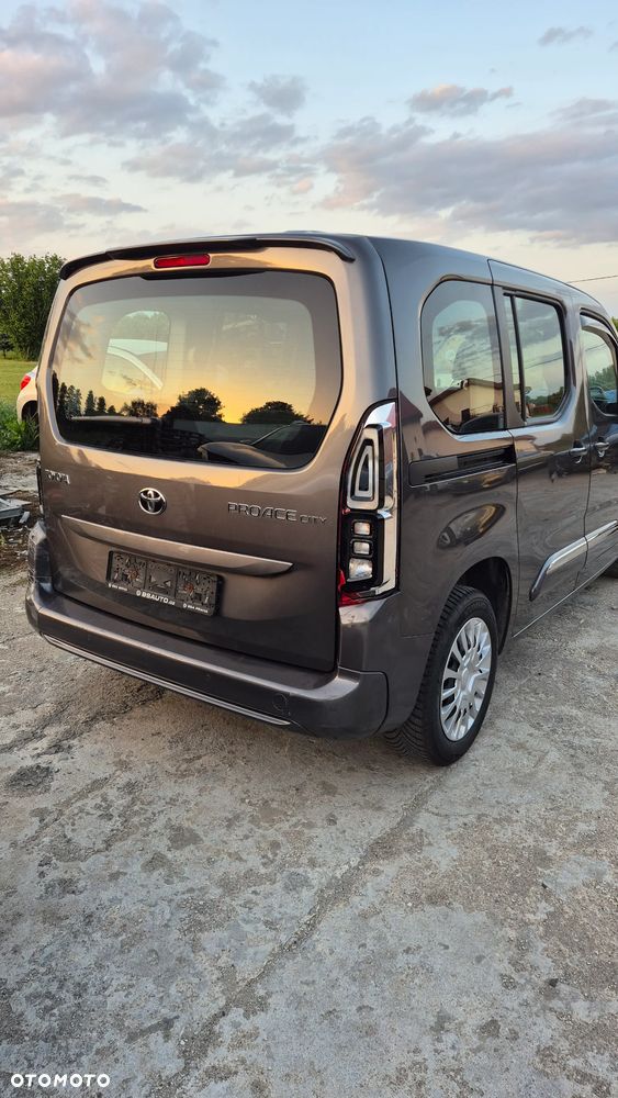 Toyota Proace City 1.2 D-4T Long 2,3t Active (bryg.) - 10