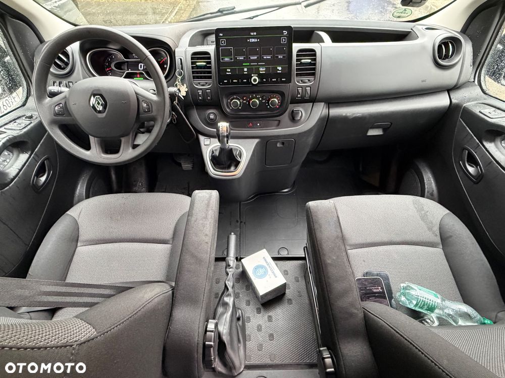 Renault Trafic 2.0 dCi EDC - 11