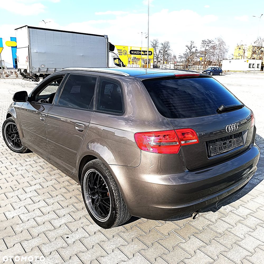 Audi A3 Sportback 2.0 TDI DPF Attraction - 3