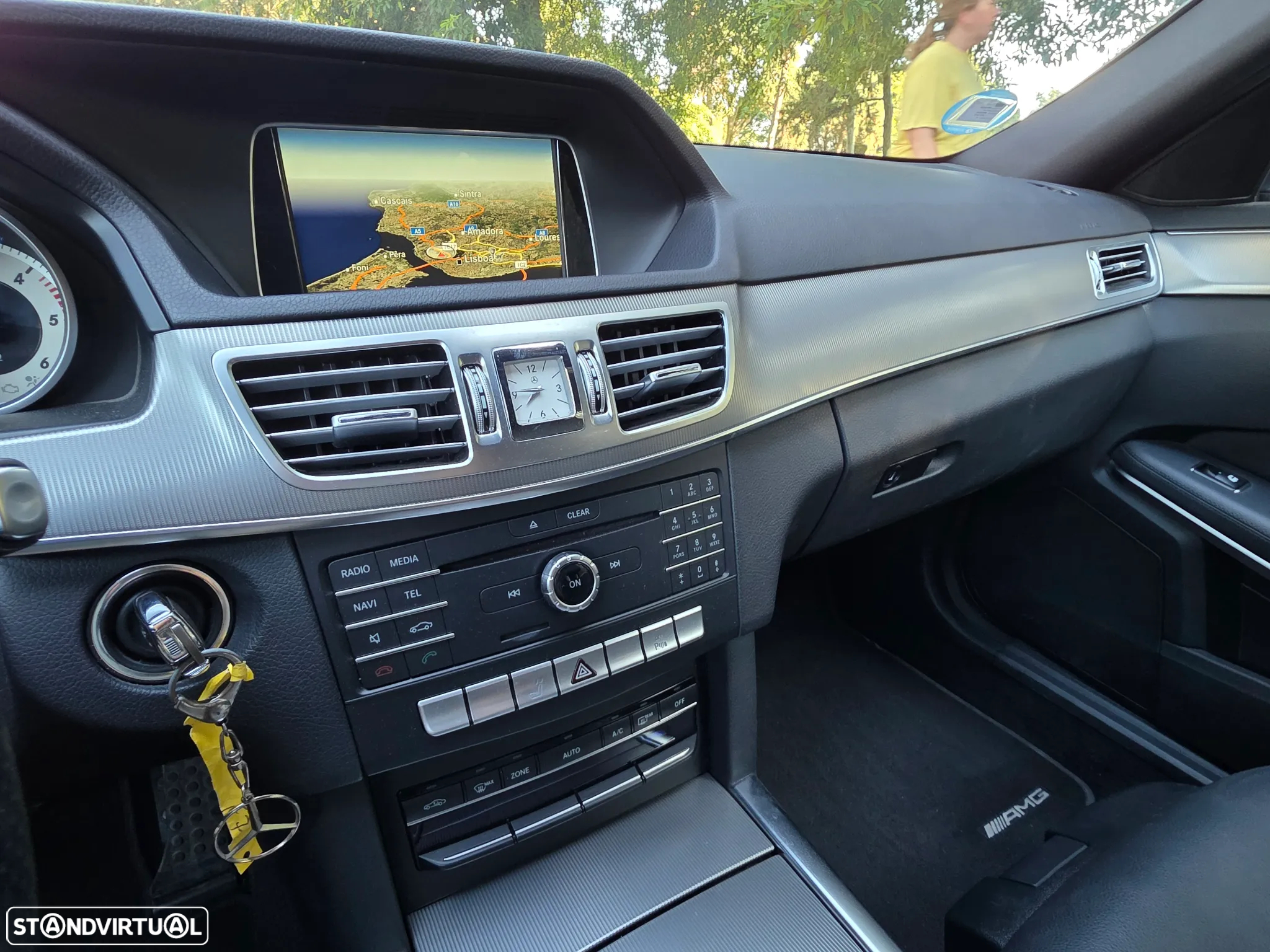 Mercedes-Benz E 300 Bluetec Hybrid Avantgarde - 21