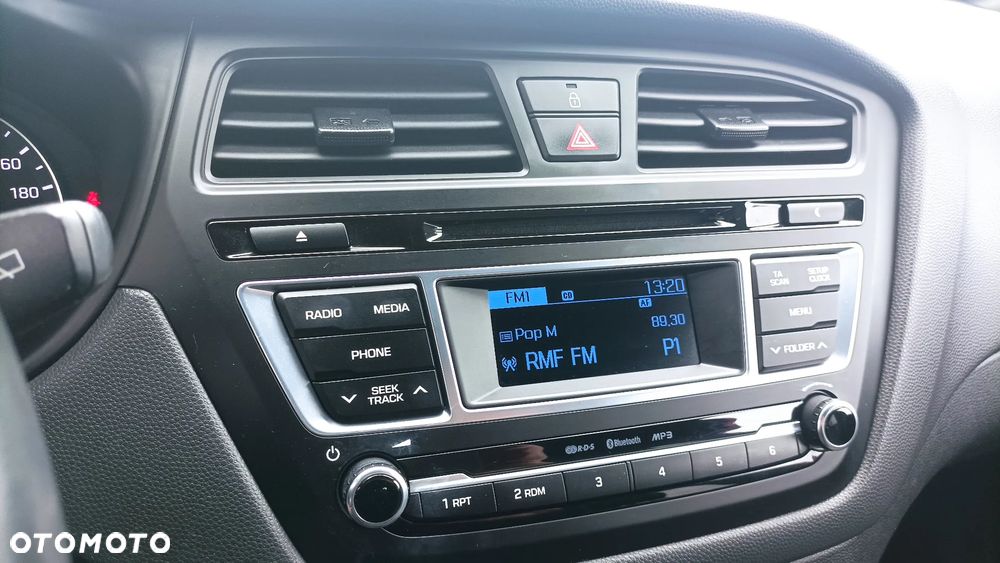 Hyundai i20 1.2 Fresh - 19