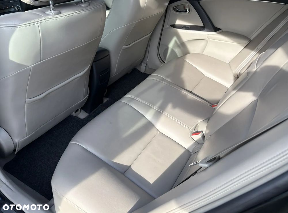 Toyota Avensis 2.0 Prestige EU5 MS - 24