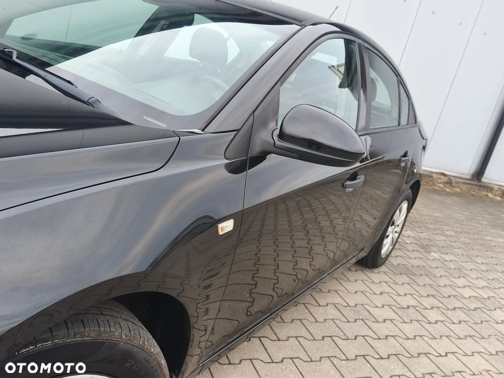 Chevrolet Cruze - 12