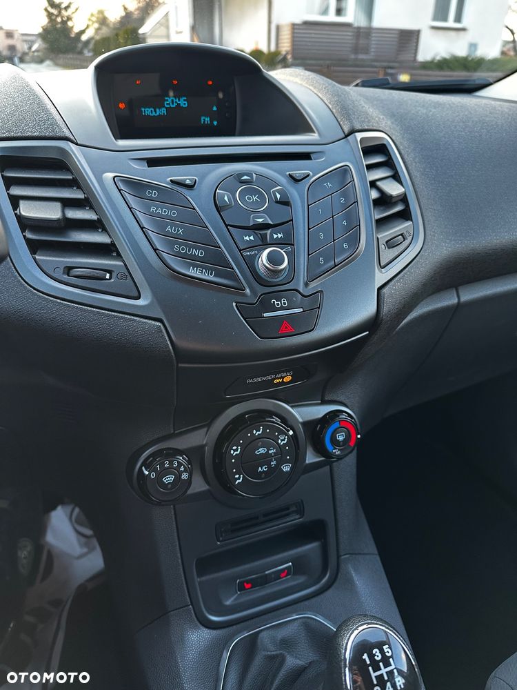 Ford Fiesta - 25