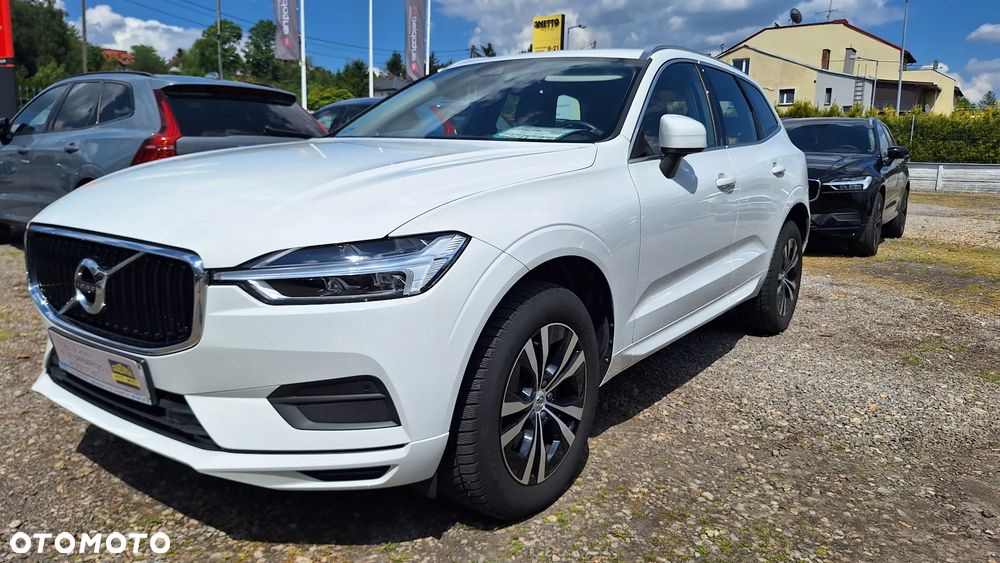 Volvo XC 60 T4 Momentum - 1