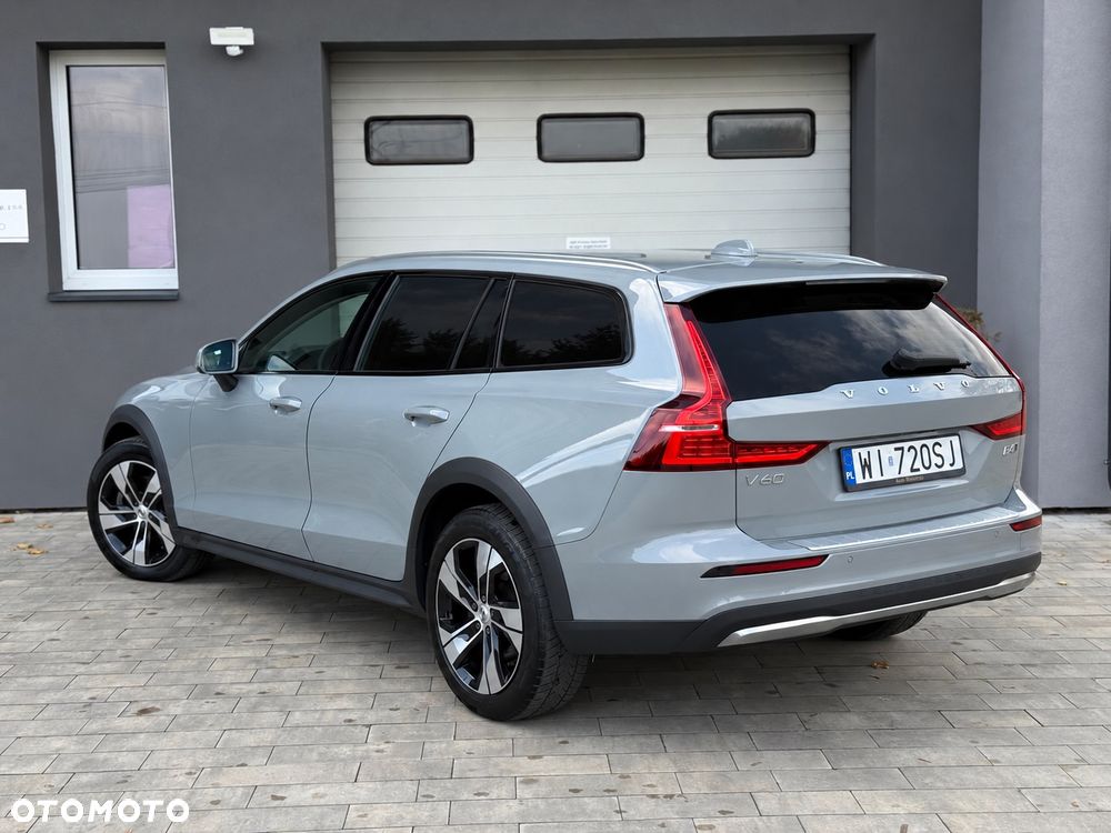 Volvo V60 Cross Country 2023 photo 3