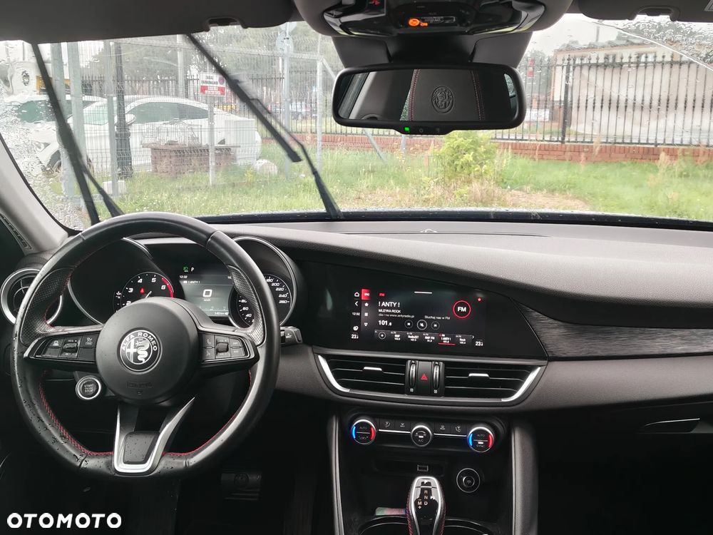 Alfa Romeo Giulia 2.0 Turbo Business - 12