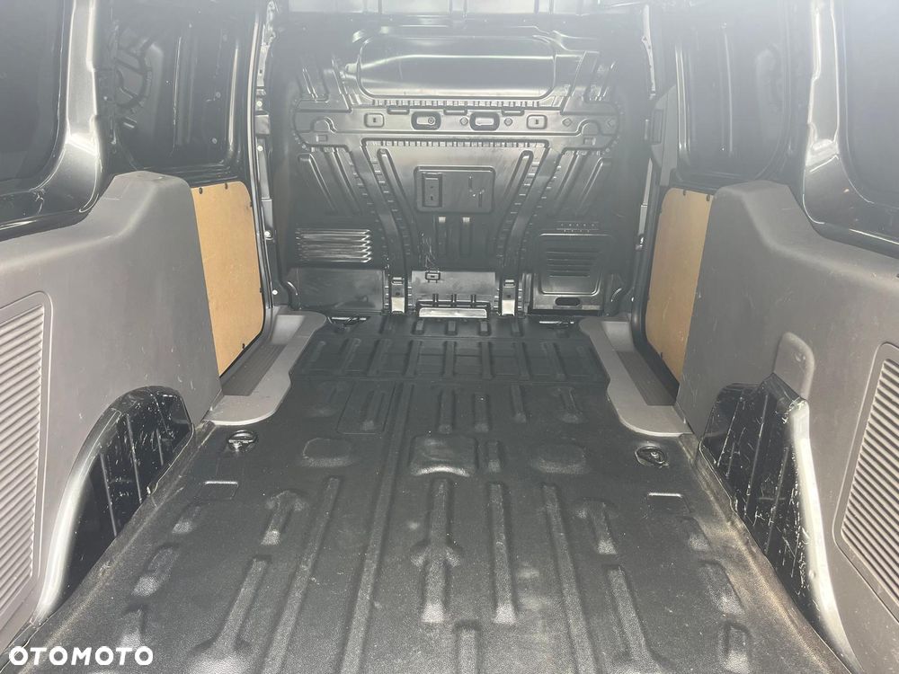 Ford Transit Connect - 19