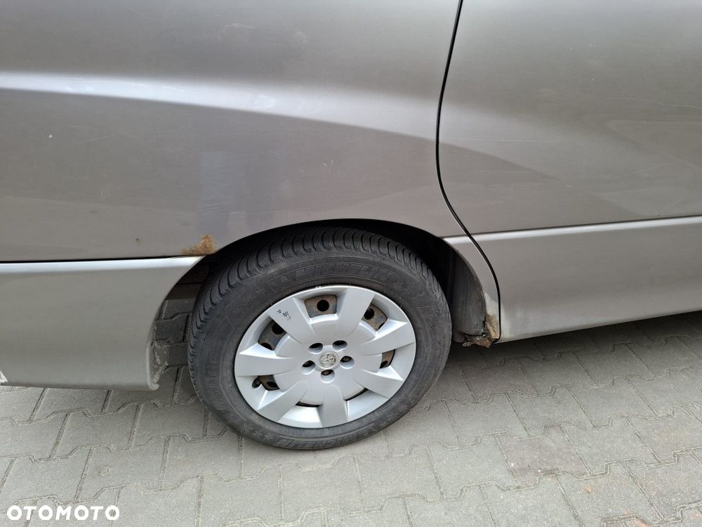 Toyota Previa - 8