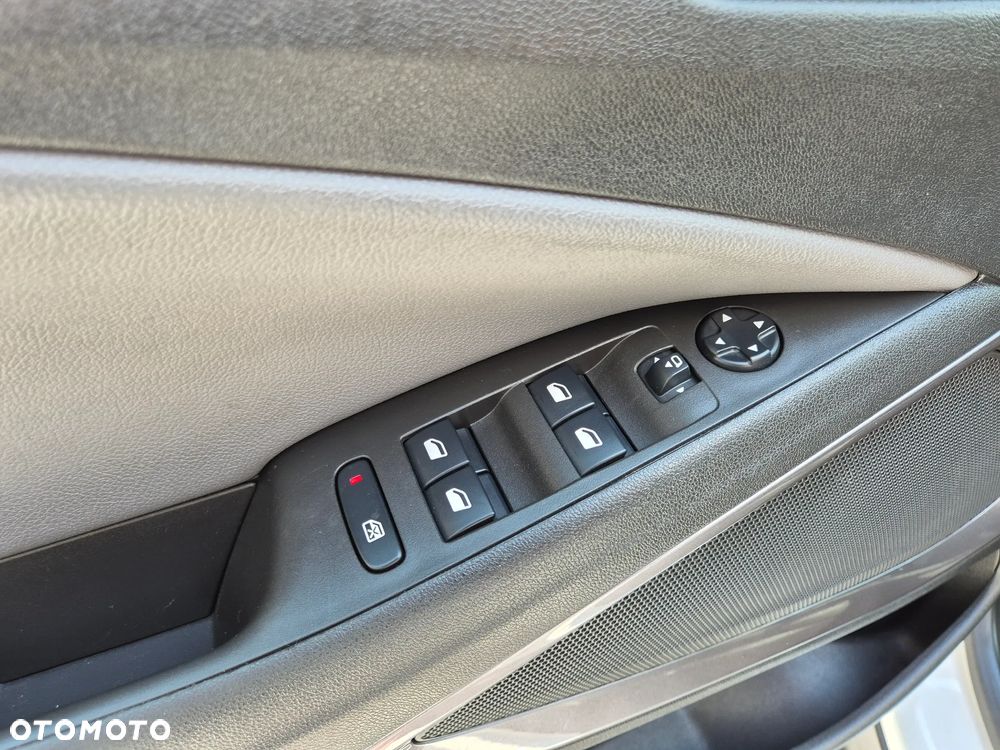 Opel Crossland X 1.5 CDTI Design Line S&S - 32