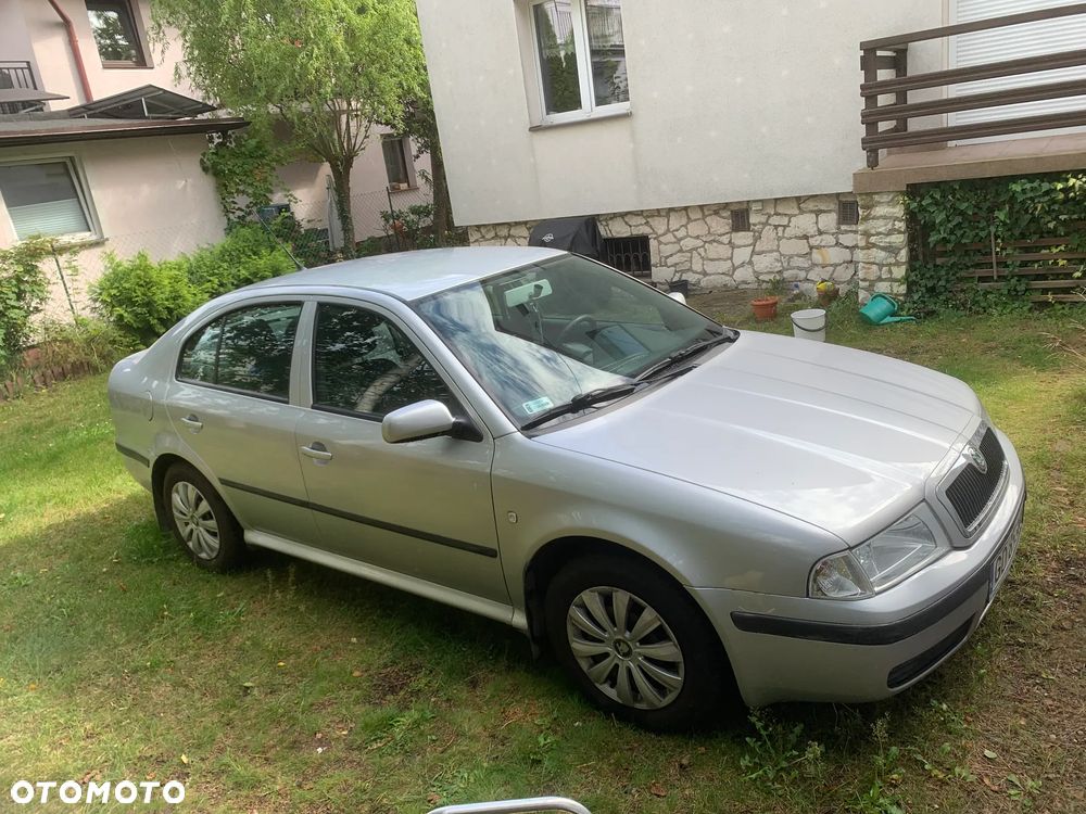 Skoda Octavia 1.6 Tour - 3