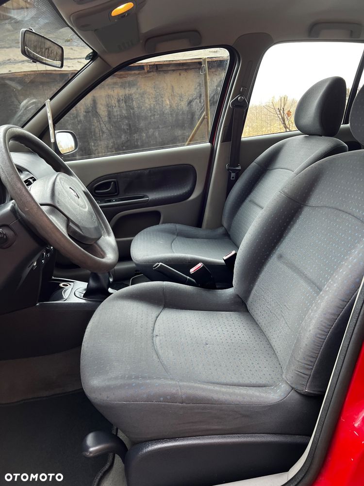 Renault Clio 1.2 16V Wind - 12