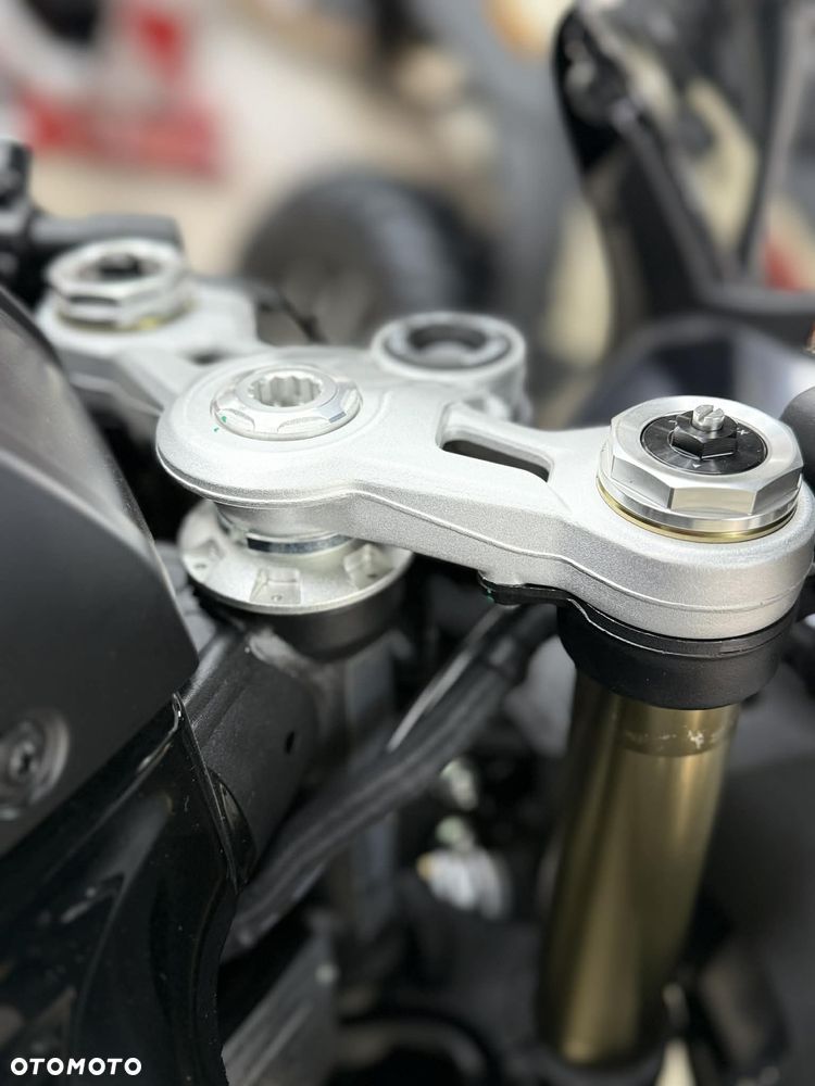 QJMOTOR SRK 800RR - 17