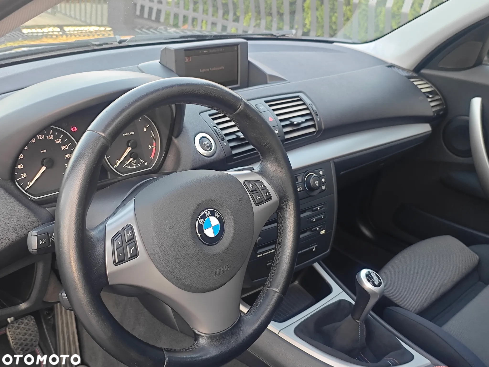 BMW Seria 1 120d DPF - 12