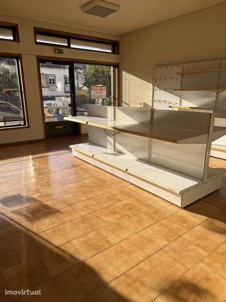 Loja com cave ampla – 180 m² - Grande imagem: 3/7