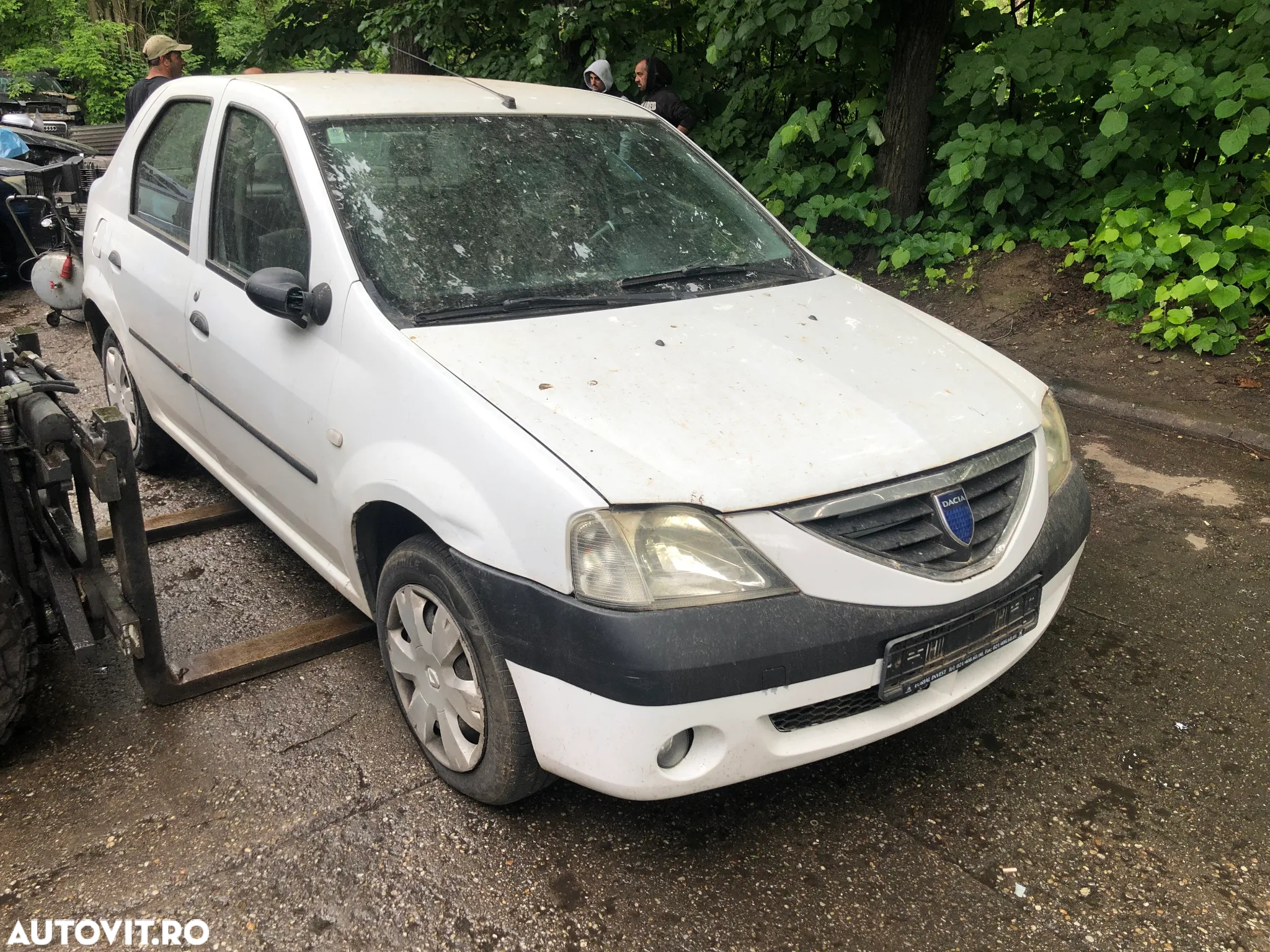 Dezmembrez Dacia Logan 2006 alb 1.4 MPI - 4